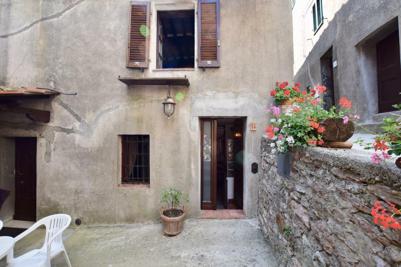 Luciano E Norma House Il Rustico Villa Gerfalco Luaran gambar
